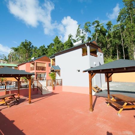 Appartement Romantique A Deshaies 46 M² Spa Et Piscine Exterior foto